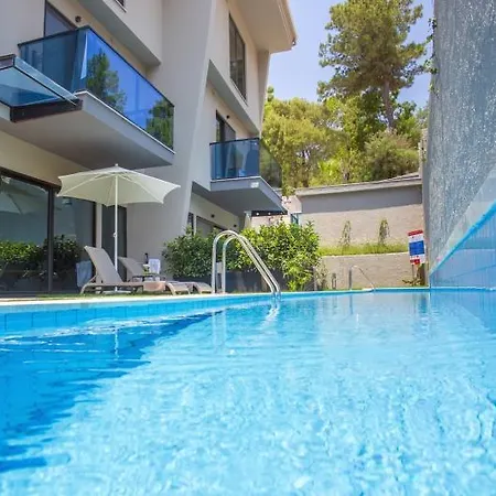 Orka Cove Penthouse & Adults Only フェティエ