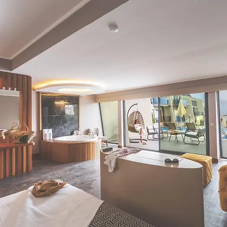 Orka Cove Penthouse & Adults Only 4*