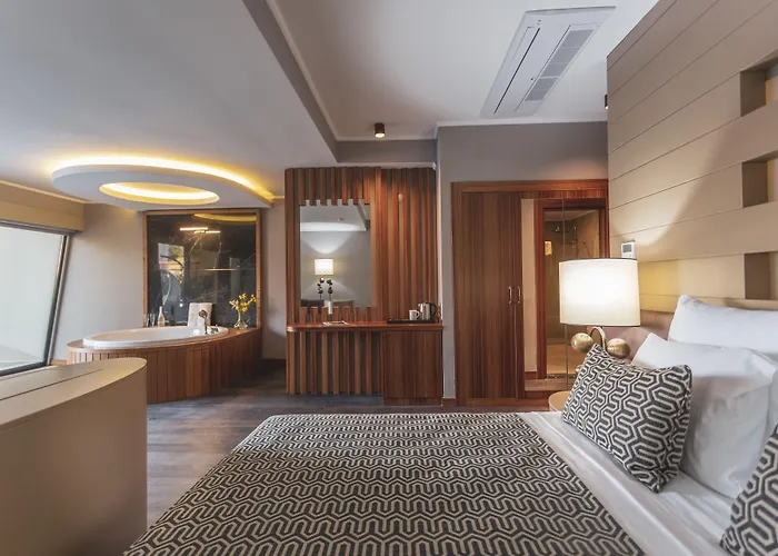 מלון Orka Cove Penthouse & Adults Only