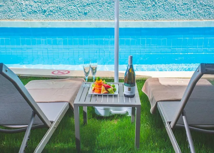 Orka Cove Penthouse & Adults Only 4*